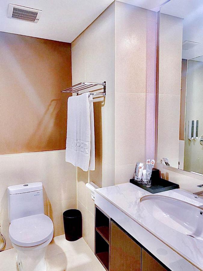 Harper Palembang By Aston Hotell Exteriör bild