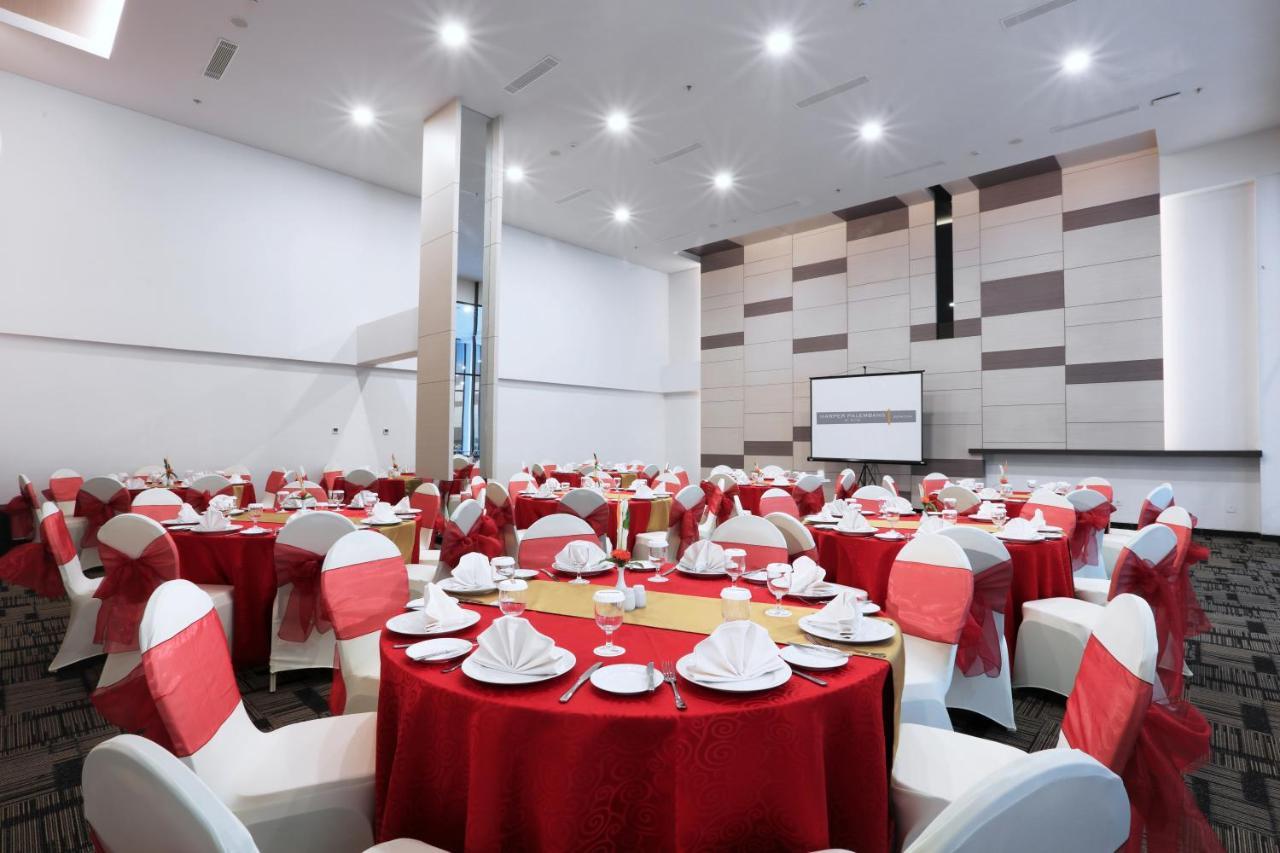 Harper Palembang By Aston Hotell Exteriör bild