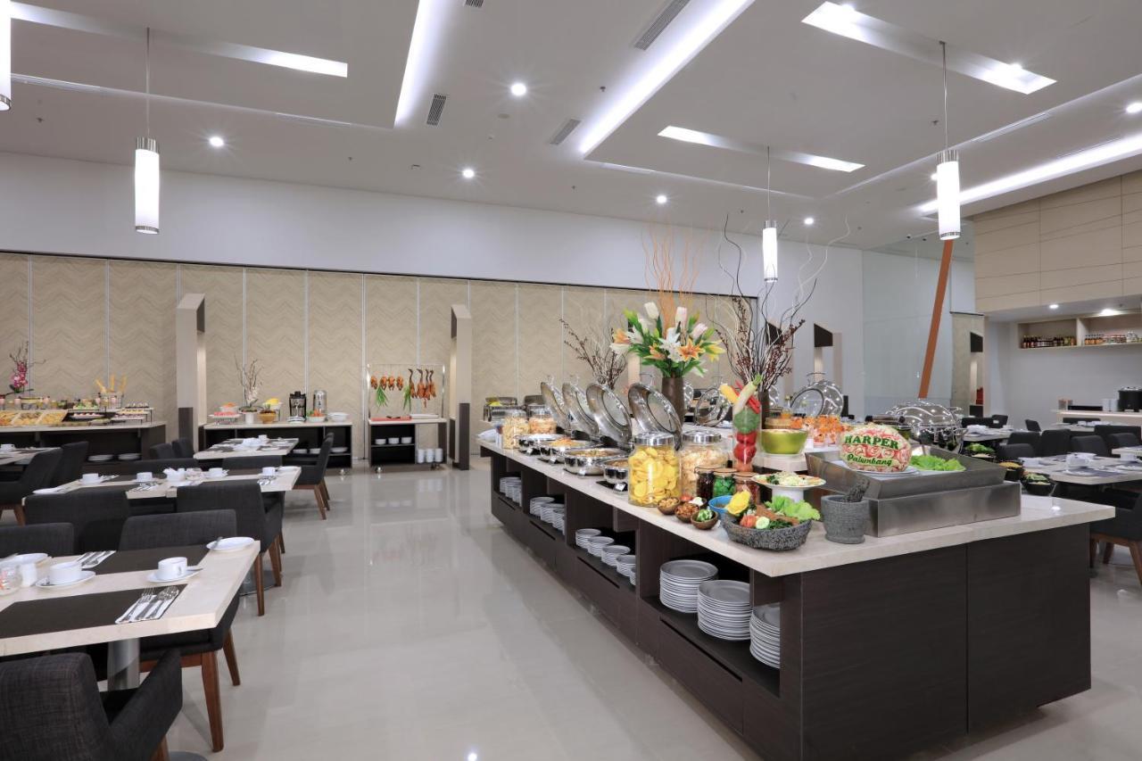 Harper Palembang By Aston Hotell Exteriör bild